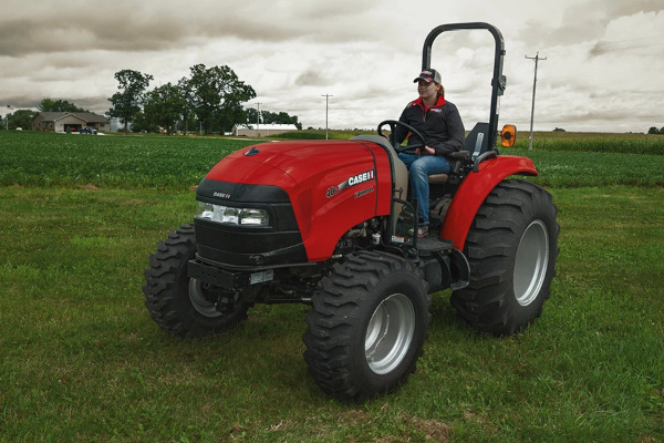 CaseIH-FarmallCompact40C-Y23.jpg